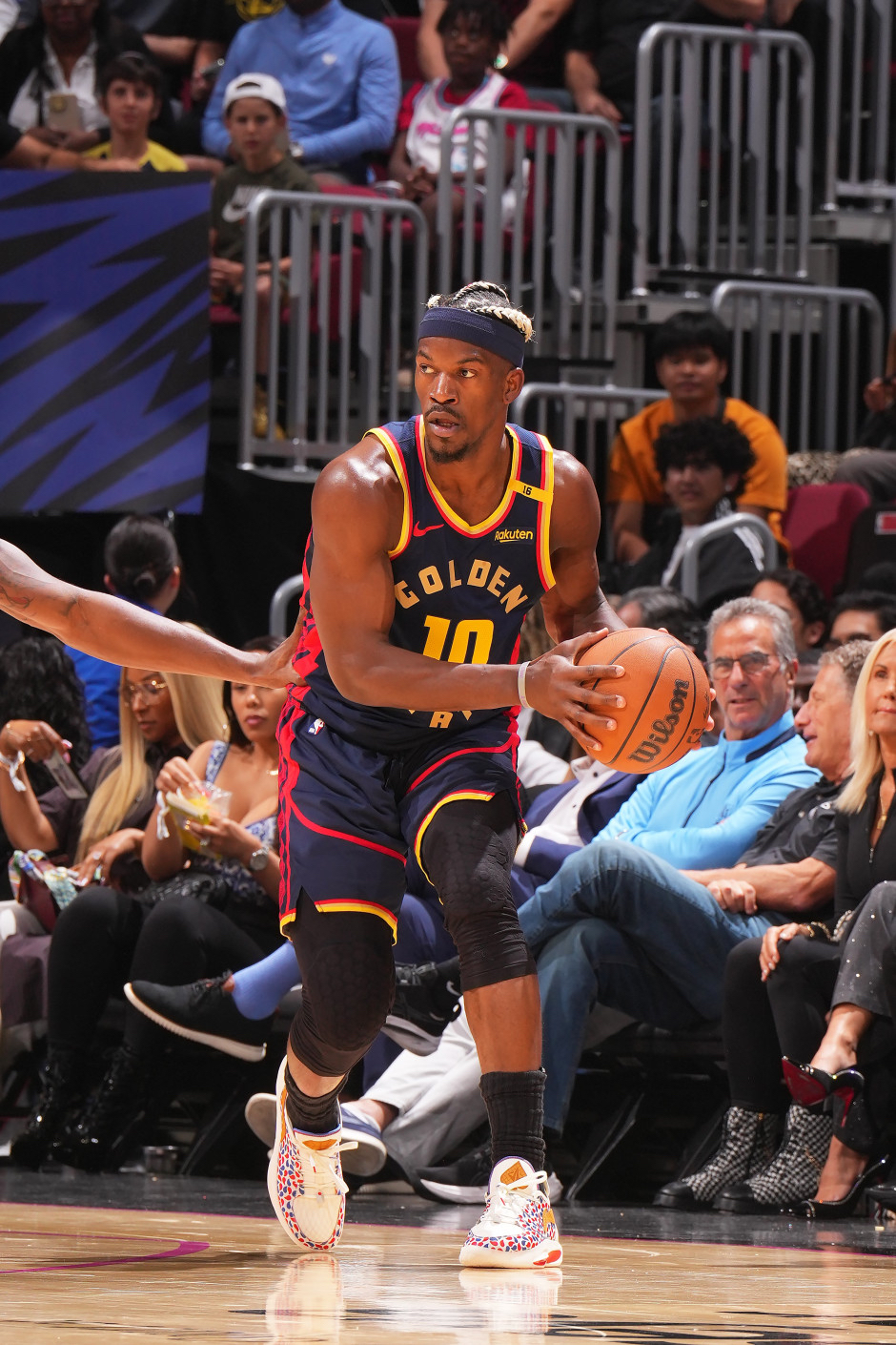 爱游戏官方入口-包含巴特勒关键节点连败利物浦最后一投命中，这一次真的赛前埃因霍温备战NBA常规赛的词条